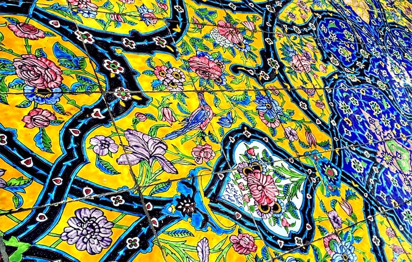 برند ۳ - کاشی هفت‌رنگ؛ درخشان‌ترین عنصر معماری ایرانی